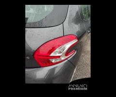 Fanale posteriore destro PEUGEOT 208 del 2013 - 1