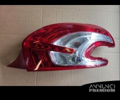 Fanale posteriore destro PEUGEOT 208 del 2013 - 3