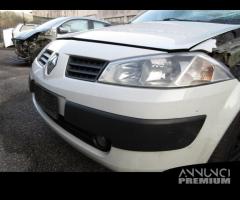 Paraurti anteriore RENAULT MEGANE del 2003