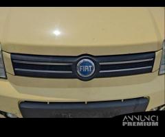 Griglia anteriore FIAT PANDA del 2006