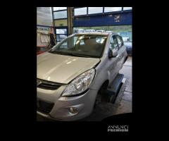 Ricambi HYUNDAI I20 1248cc benzina del 2011 - 1