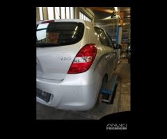 Ricambi HYUNDAI I20 1248cc benzina del 2011 - 4