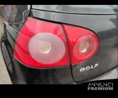 Fanale post sinistro VOLKSWAGEN GOLF 5 2004