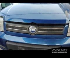 Griglia anteriore FIAT PANDA del 2005