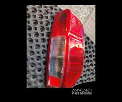 Fanale posteriore destro NISSAN NAVARA del 2012