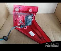 Fanale post sinistro TOYOTA AURIS HYBRID del 2014 - 5