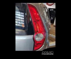 Fanale posteriore destro OPEL AGILA del 2011