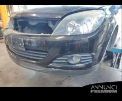 Paraurti anteriore OPEL ASTRA H del 2006