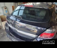 Portellone nudo OPEL ASTRA H del 2006