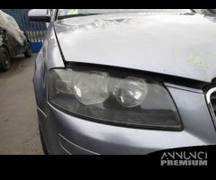 Proiettore destro AUDI A3 del 2004