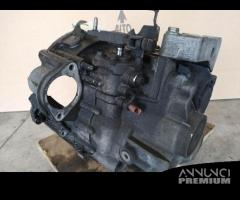 Cambio VOLKSWAGEN PASSAT 1968cc TDI del 2006 - 16