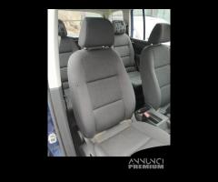 Sedile anteriore dx VOLKSWAGEN TOURAN del 2008