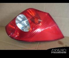 Fanale posteriore destro RENAULT LAGUNA del 2001 - 2