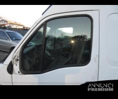 Porta anteriore sx RENAULT MASTER del 2005