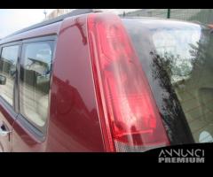 Fanale posteriore sinistro NISSAN X-TRAIL del 2003