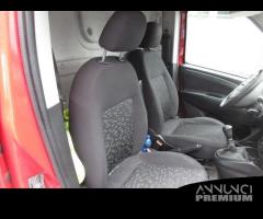 Sedile anteriore dx OPEL COMBO del 2013