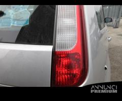 Fanale posteriore destro FORD C MAX del 2004