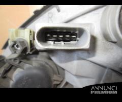 Proiettore destro MERCEDES A 160 W168 1.6 del 2000 - 13