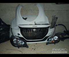 Ricambi Peugeot 208 sia full led che normale