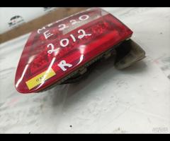 FARO FANALE STOP POSTERIORE DX MERCEDES C207 E220 - 13