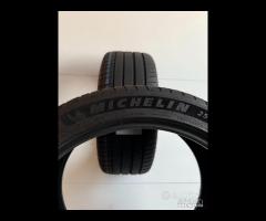 2 GOMME 255 40 20 MICHELIN A1229