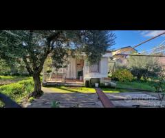 Casa di campagna con terreno a Presa