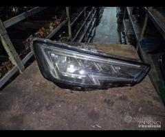 Faro - Fanale Destro Per Audi A4 B9 Xenon ROTTO