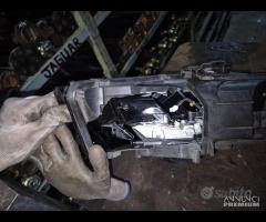 Faro - Fanale Destro Per Audi A4 B9 Xenon ROTTO