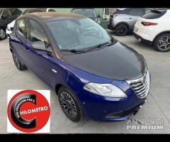 Lancia Ypsilon 1.2 69 CV MOMO DESING