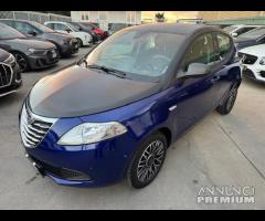 Lancia Ypsilon 1.2 69 CV MOMO DESING