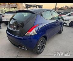 Lancia Ypsilon 1.2 69 CV MOMO DESING - 6