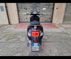 Piaggio Vespa 300 GTS - 06/2024 - Motor's Passion - 15