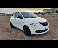 LANCIA YPSILON 1.0 Hibrid 70cv 5P Ecochic 2021