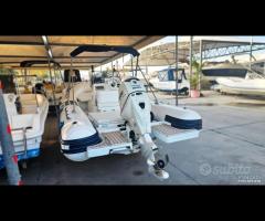 Joker boat coaster 650+ evinrude e-tec 200cv light