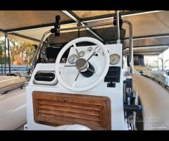 Joker boat coaster 650+ evinrude e-tec 200cv light