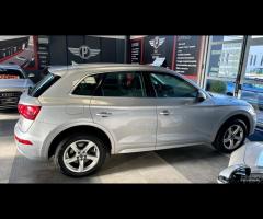 Audi Q5 40 TDI quattro S tronic Business Sport - 8