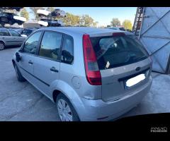 Ricambi Ford Fiesta 1.4 TDCi 68cv del 2003 - 5