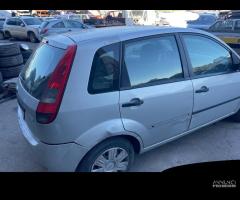 Ricambi Ford Fiesta 1.4 TDCi 68cv del 2003 - 6