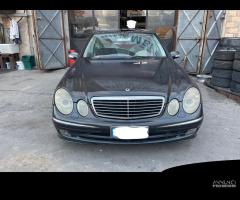 Ricambi Mercedes-Benz E220 CDI 150cv del 2002