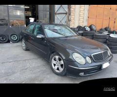 Ricambi Mercedes-Benz E220 CDI 150cv del 2002