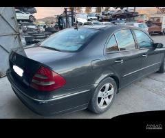 Ricambi Mercedes-Benz E220 CDI 150cv del 2002