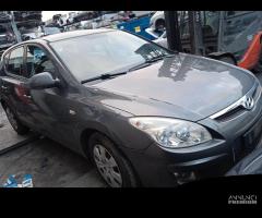 HYUNDAI I 30 1.6 TD 2009 D4FB-FL PER RICAMBI