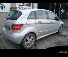 MERCEDES CLASSE B 2.0 TD 2009 640941 PER RICAMBI