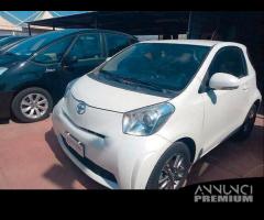 Toyota iQ 1.0 benzina solo 80.000 km