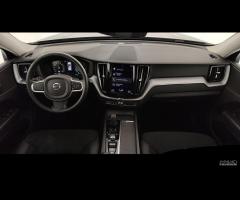 VOLVO XC60 2.0 b4 Core awd auto - 9