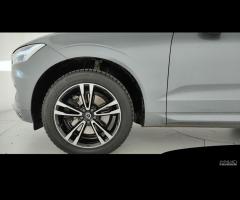 VOLVO XC60 2.0 b4 Core awd auto - 11