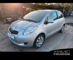 Toyota Yaris 1.0 benzina NEOPATENTATI