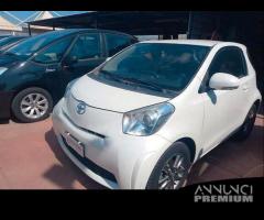 Toyota iQ 1.0 benzina solo 80.000 km