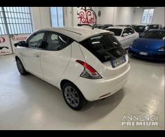 Lancia Ypsilon 1.2 69 CV 5 porte Gold