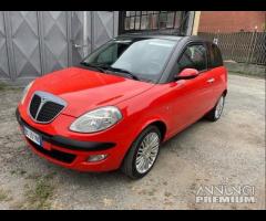 Lancia Ypsilon 1.3 Multijet 16V Momo Design